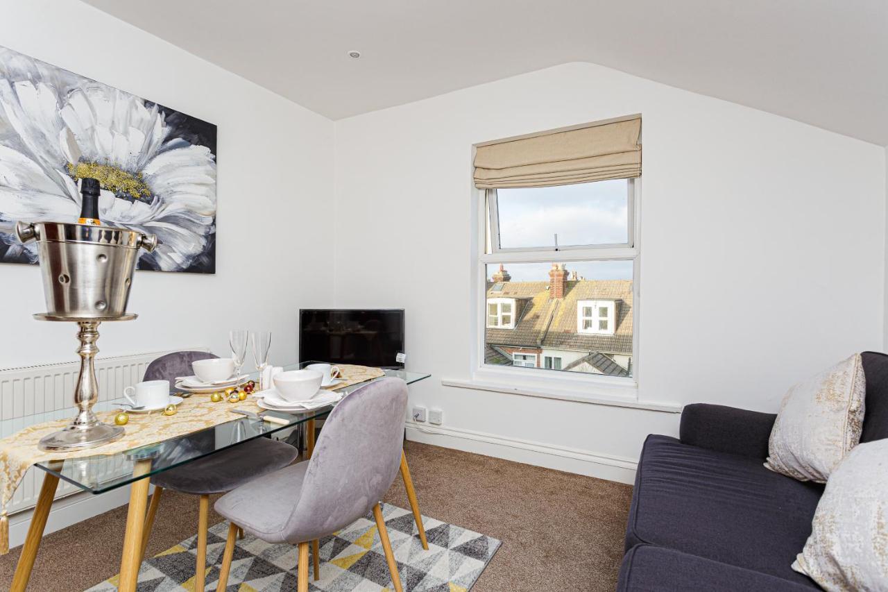 ลักชัวรี กรานาดา อพาร์ตเมนต์ Apartment พอร์ตสมัธ ภายนอก รูปภาพ