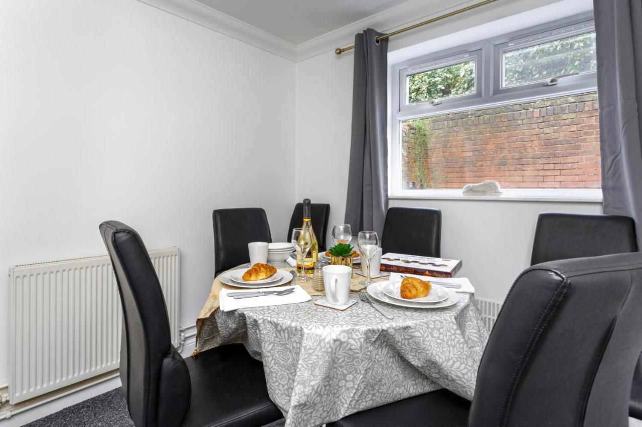 ลักชัวรี กรานาดา อพาร์ตเมนต์ Apartment พอร์ตสมัธ ห้อง รูปภาพ